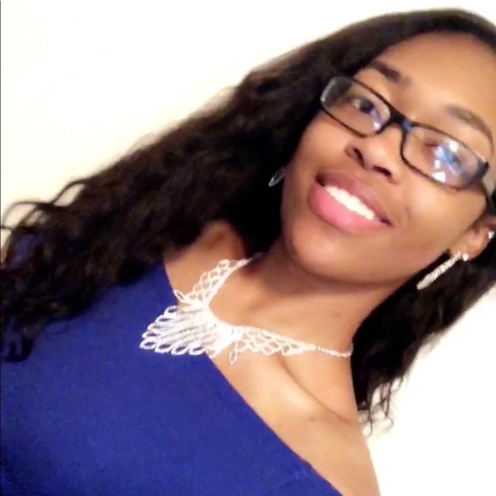 Meet your Posher, Ebony